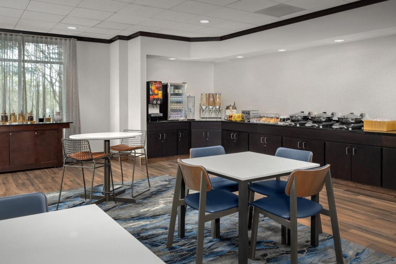 Hotel Fairfield By Marriott Tacoma 3*